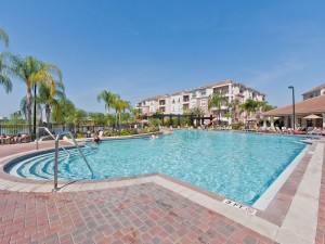 Vista Cay Swimming Pool
